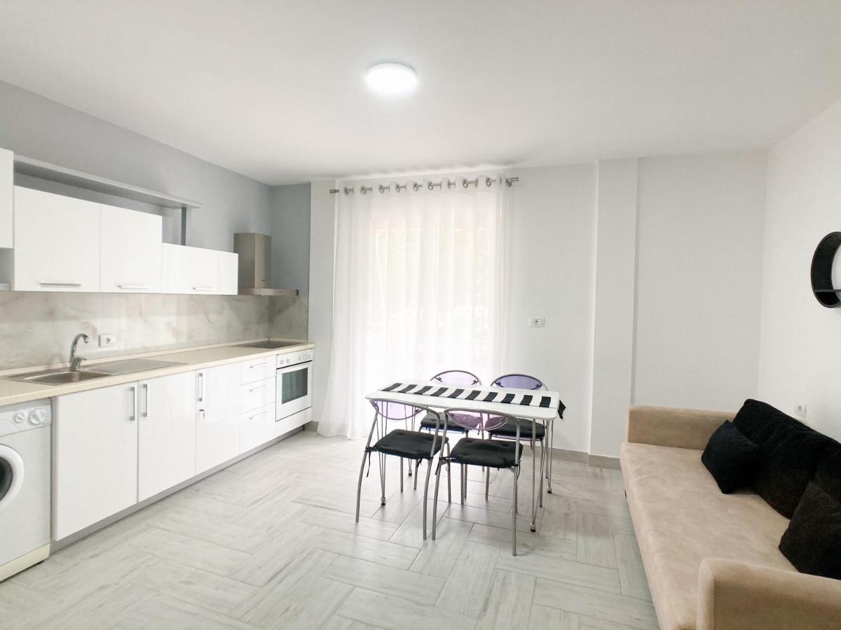 Promo Price September - Home By The Sea 1 Min From The Beach Golem  Luaran gambar
