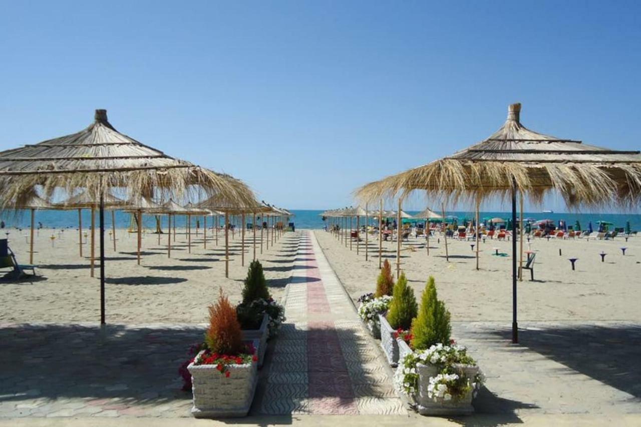 Promo Price September - Home By The Sea 1 Min From The Beach Golem  Luaran gambar